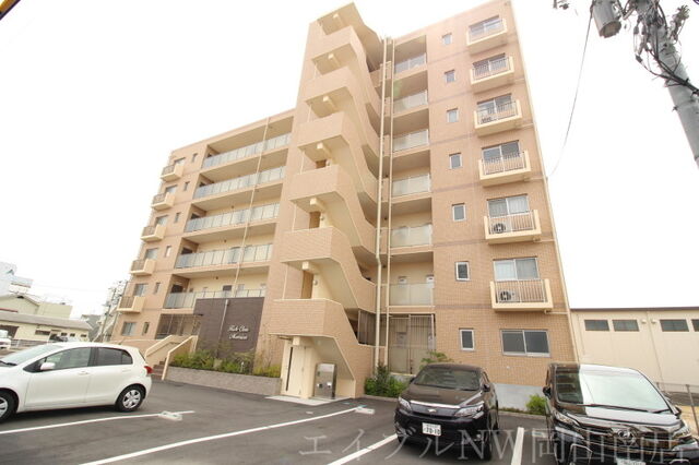 拡大写真：岡山市南区新福１丁目 3階301の建物外観
