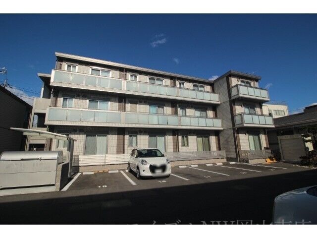 拡大写真:岡山市南区芳泉3丁目 2階201の建物外観