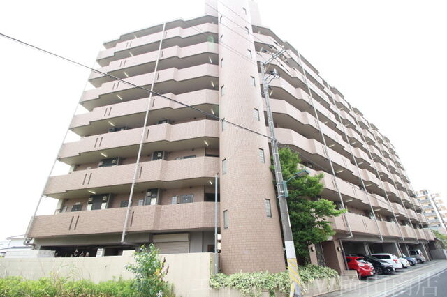 拡大写真:岡山市南区下中野 3階310の建物外観