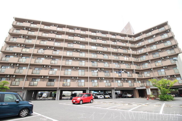 拡大写真:岡山市南区下中野 3階310の建物外観
