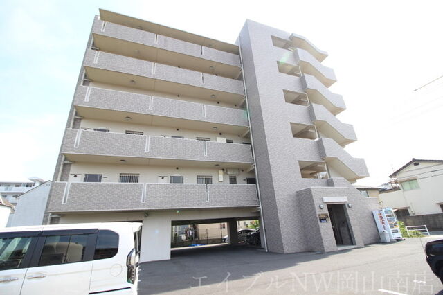 拡大写真:岡山市南区豊成1丁目 2階205の建物外観