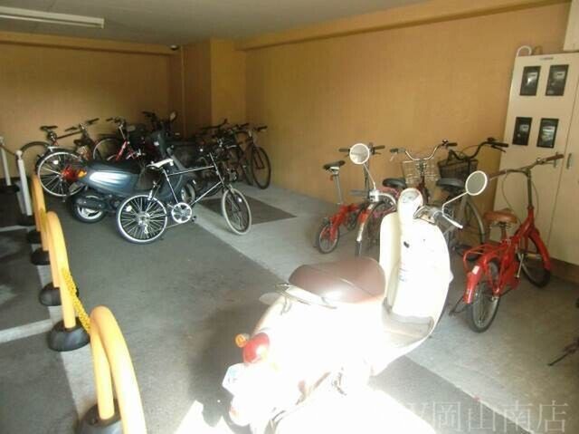 拡大写真:岡山市北区今4丁目 9階903の駐車場