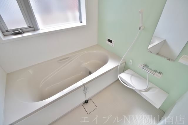 拡大写真:岡山市北区富田町1丁目 2階201のバス