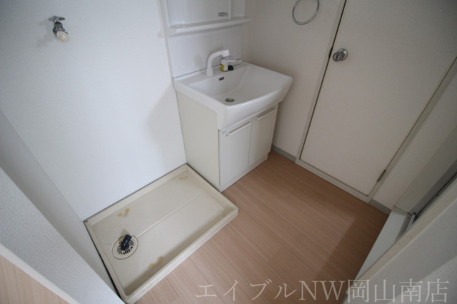 拡大写真:岡山市南区浜野2丁目 1階102の洗面所