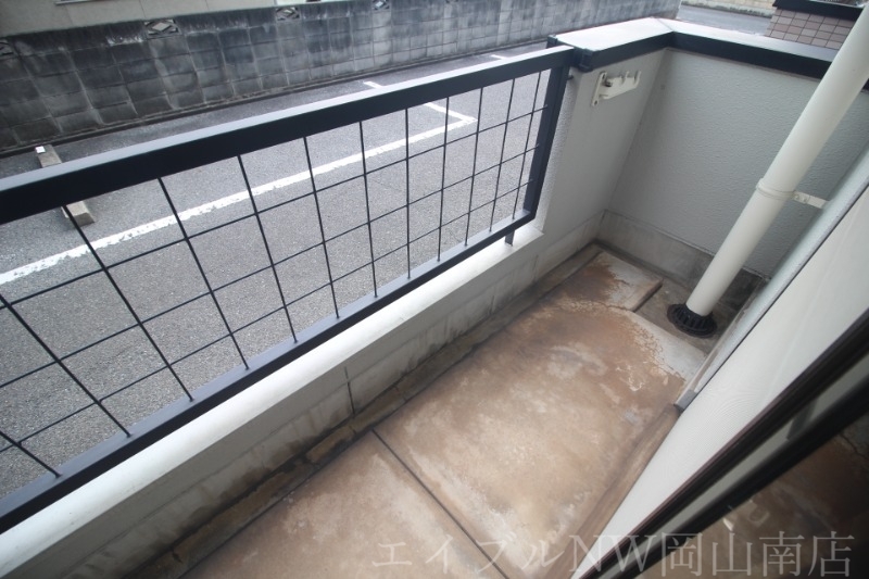 拡大写真:岡山市南区若葉町 1階102のバルコニー