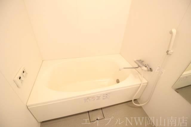 拡大写真:岡山市南区浜野2丁目 4階405のバス