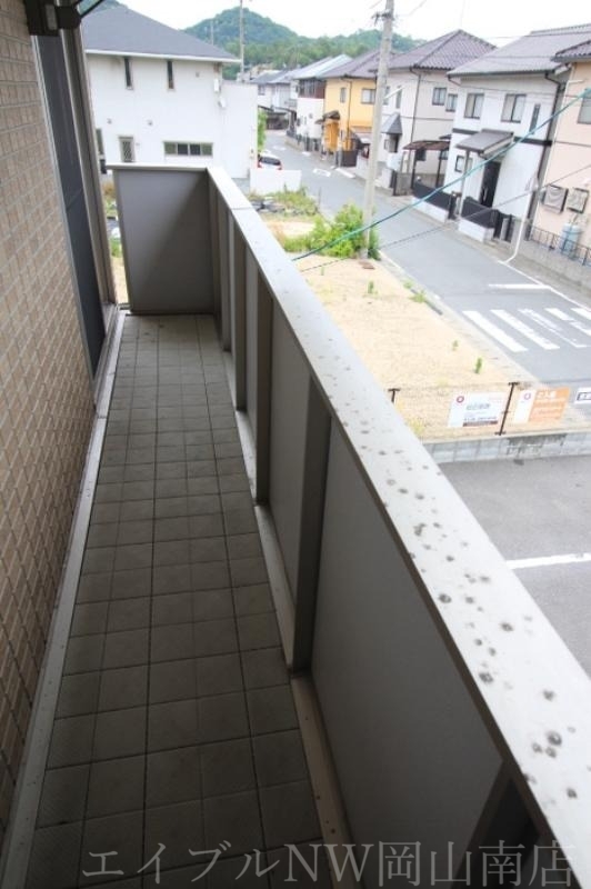 拡大写真:玉野市御崎2丁目 2階203のバルコニー