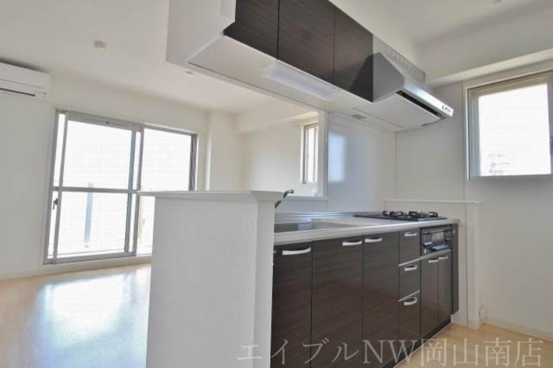 拡大写真：岡山市南区新福１丁目 3階301のキッチン