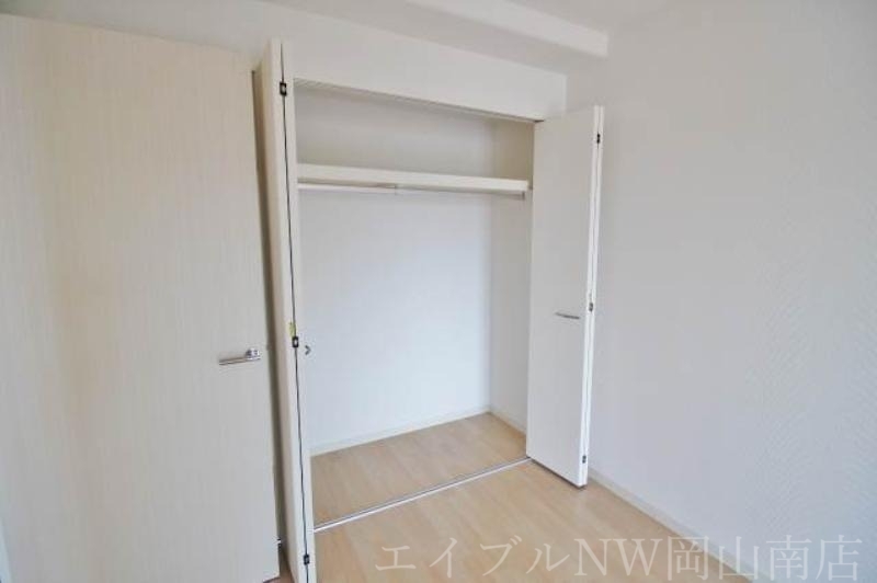 拡大写真：岡山市南区新福１丁目 3階301の収納