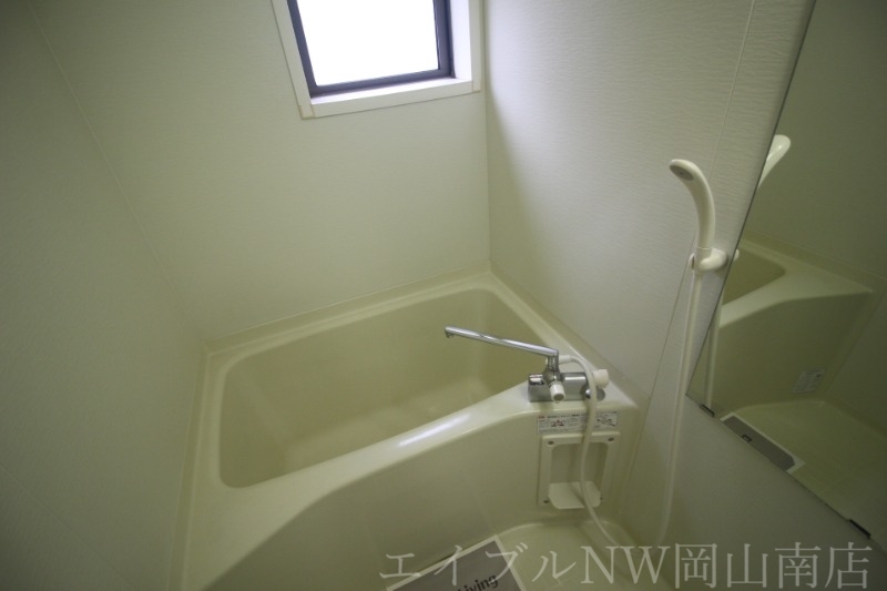 拡大写真:岡山市南区南輝2丁目 1階102のバス