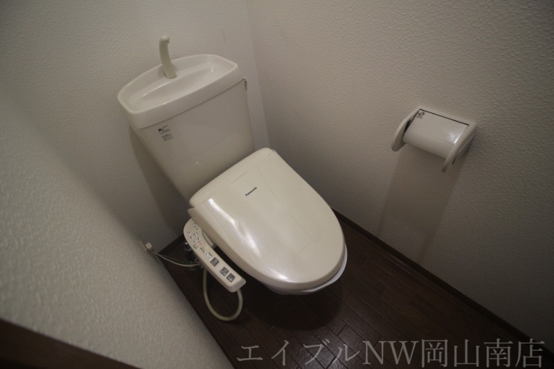 拡大写真:岡山市南区南輝2丁目 1階102のトイレ