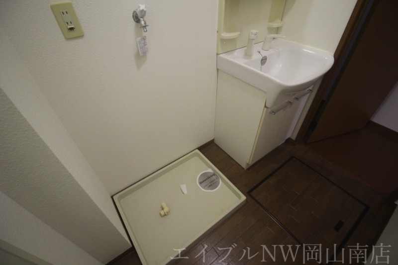 拡大写真:岡山市南区南輝2丁目 1階102の洗面所