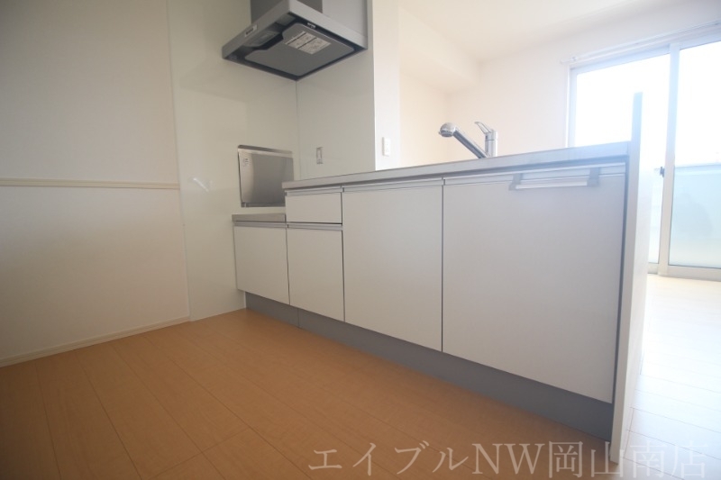 拡大写真:岡山市南区福成3丁目 2階202のキッチン