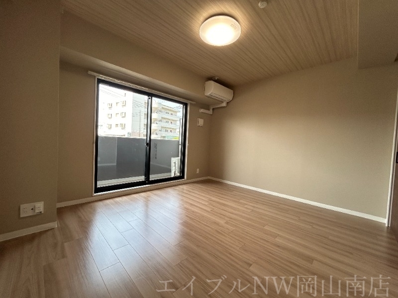 拡大写真:岡山市南区青江6丁目 4階402の居室・リビング