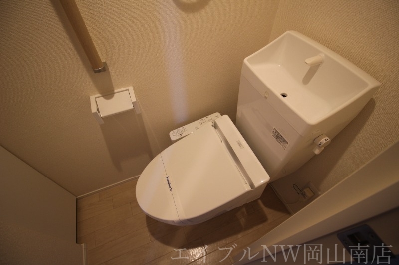 拡大写真：玉野市田井４丁目 1階106のトイレ