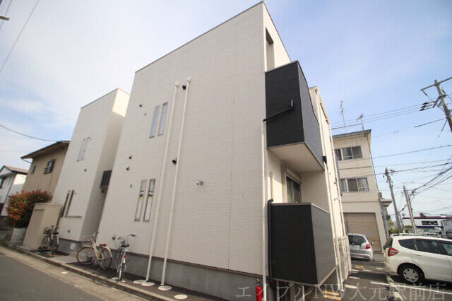 拡大写真：GRANDTIC ICHIGO 2階202の建物外観