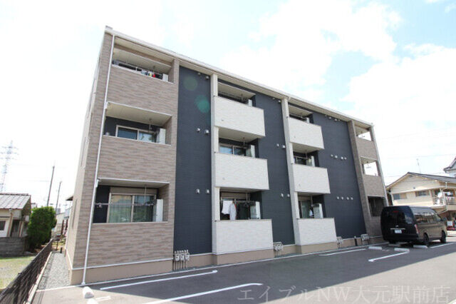 拡大写真:プレジール冨士 1階105の建物外観