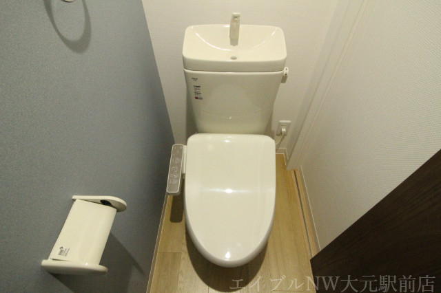 拡大写真:Casa un.fleur 1階101のトイレ
