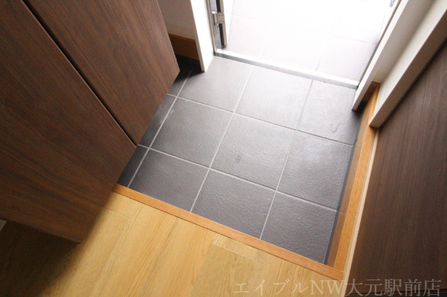 拡大写真:Casa un.fleur 1階101の玄関