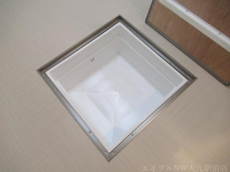 拡大写真:フィオーレ 1階101の収納