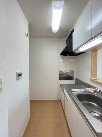 拡大写真:Pine Court(パインコート) 2階202のイメージ205号室の写真(反転あり)