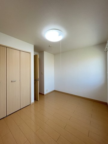 拡大写真:Pine Court(パインコート) 2階202のイメージ205号室の写真(反転あり)
