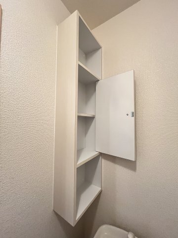 拡大写真:Pine Court(パインコート) 2階202のイメージ205号室の写真(反転あり)