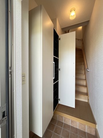 拡大写真:Pine Court(パインコート) 2階202のイメージ205号室の写真(反転あり)