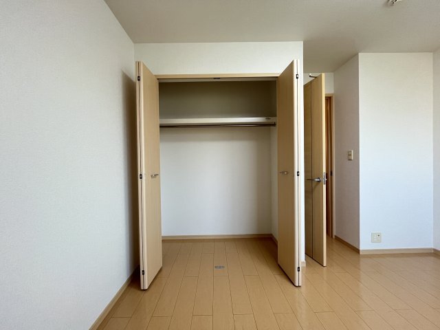 拡大写真:Pine Court(パインコート) 2階202のトイレ