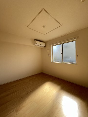 拡大写真:カサグランデ 1階102の収納