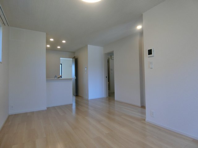 拡大写真：オリエンタル　レジデンスⅣ 1階101の居間