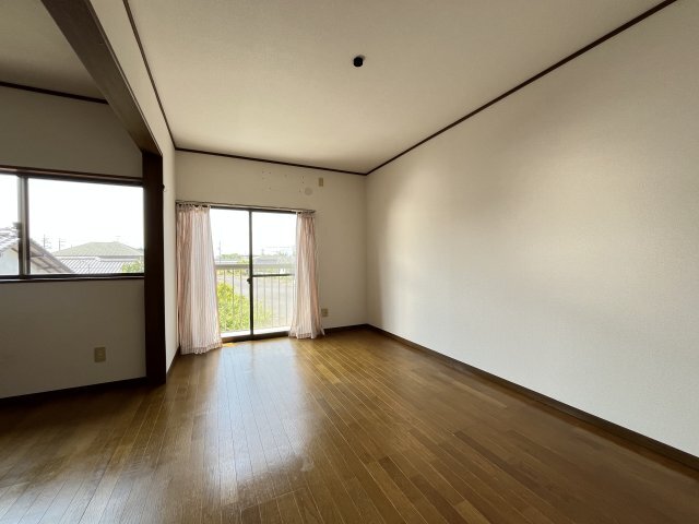 拡大写真:パドル 2階203の居間