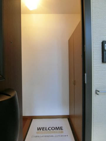拡大写真:グランシャリオ堀川D棟 1階103のイメージ102号室の写真(反転あり)
