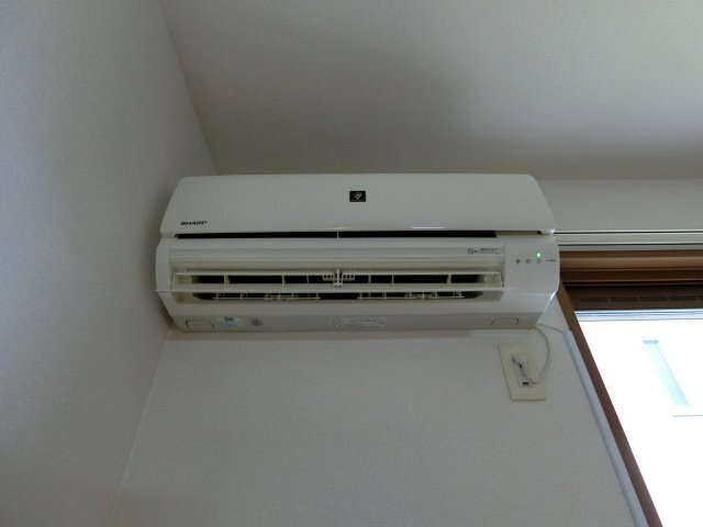 拡大写真:グランシャリオ堀川D棟 1階103のイメージ102号室の写真(反転あり)