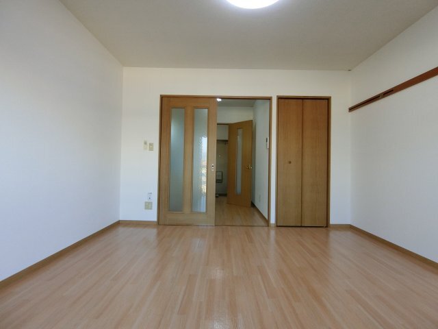 拡大写真：スカイマンションA 3階302の居間