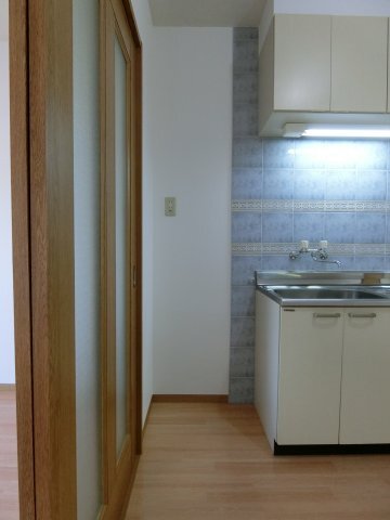 拡大写真：スカイマンションA 3階302のキッチン