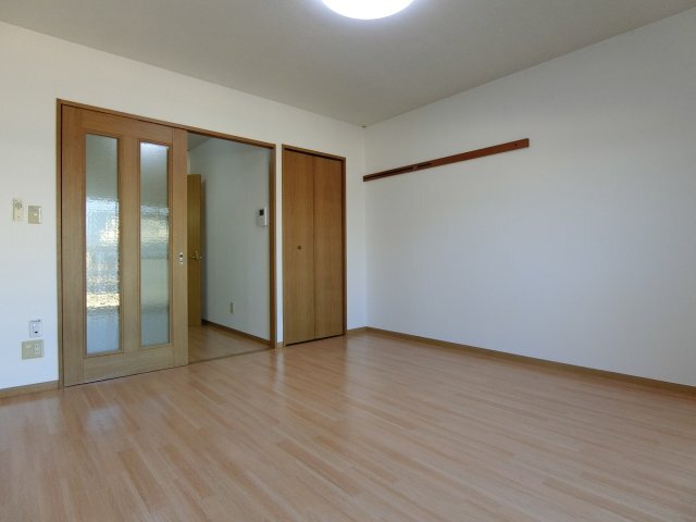 拡大写真：スカイマンションA 3階302の居間