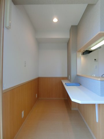 拡大写真:メルヴェーユB棟 1階102の居間