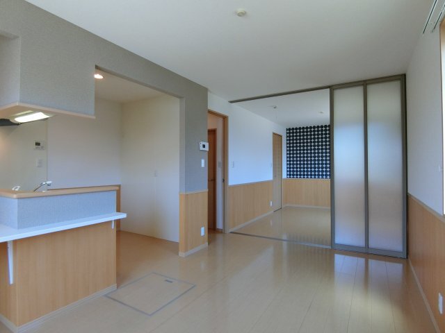 拡大写真:メルヴェーユB棟 1階102の居間