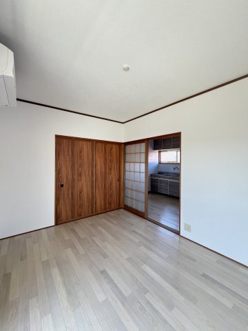 拡大写真:コーポセカンドM 2階202の居間