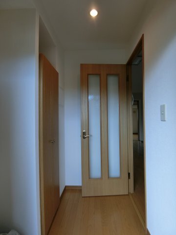 拡大写真:ピアコートB 1階1Iの玄関