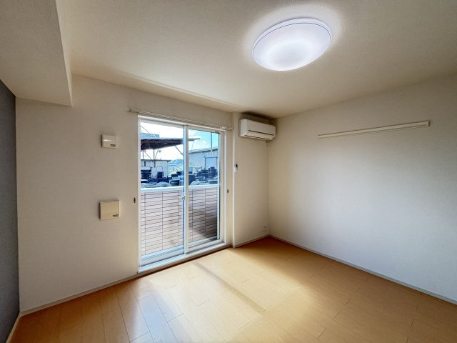 拡大写真:カーサ ルーナ 1階103の居間