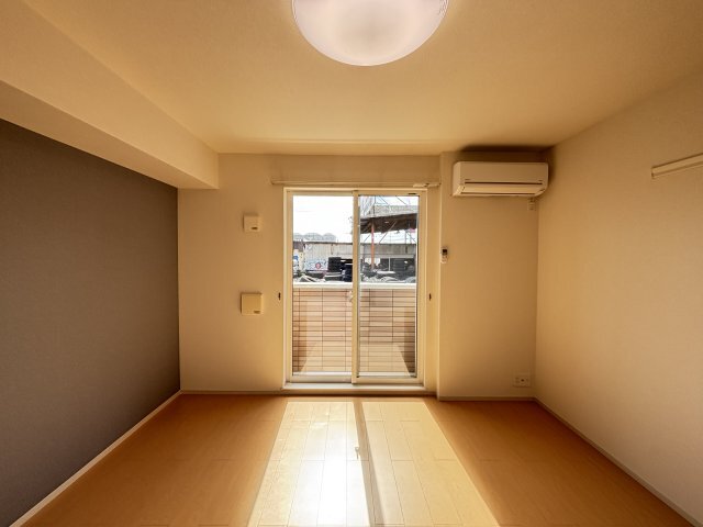 拡大写真:カーサ ルーナ 1階103の居間