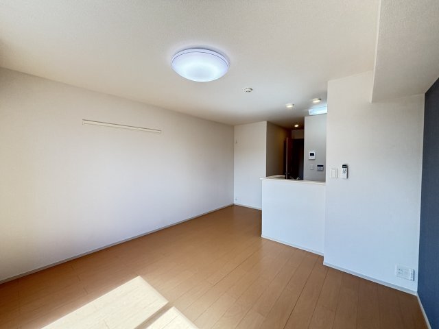 拡大写真:カーサ ルーナ 1階103の居間