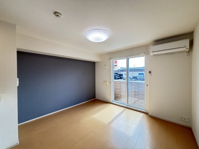 拡大写真:カーサ ルーナ 1階103の居間