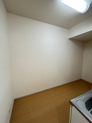 拡大写真:エレガントヴィエⅢ 2階202の内装