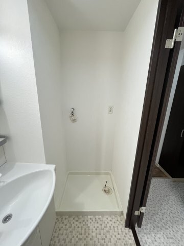 拡大写真：スカイマンションi 2階201の洗面所