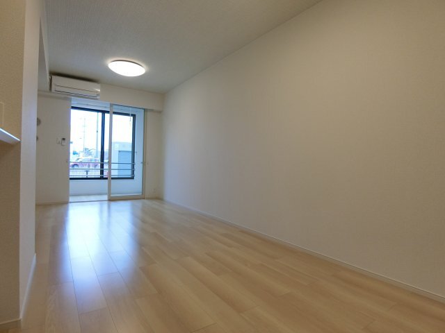 拡大写真:フォレストパレス 1階102の居間