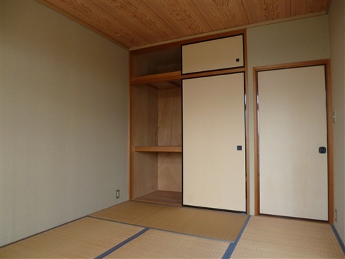 拡大写真:佐野市山越町 2階101の和室(6帖)♪