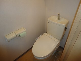 拡大写真:アシューレ 3階302のトイレ